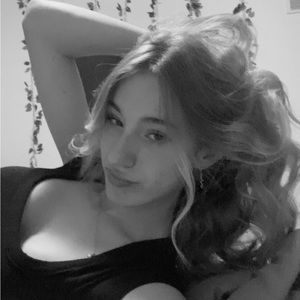 Meet your Posher, Chloe